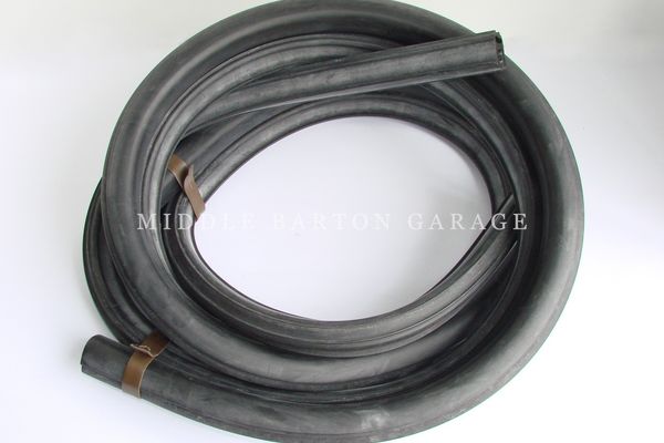 FRONT WINDSCREEN RUBBER 1200/1500 CABRIOLET